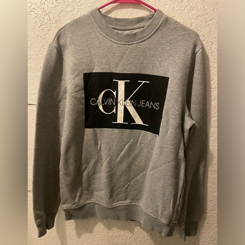 Mens gray crew neck